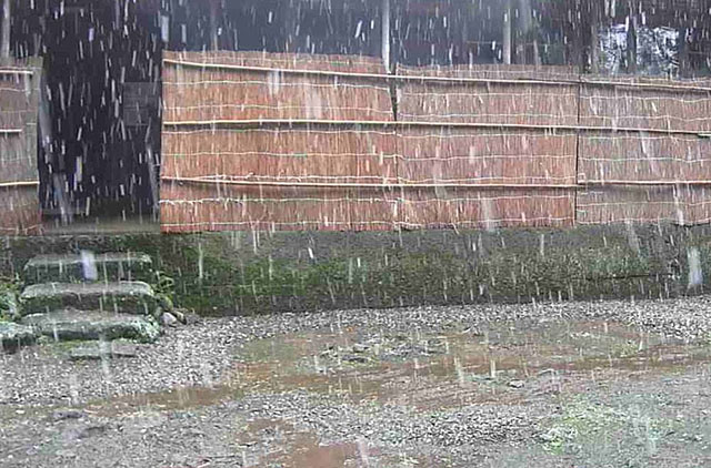 ちょっとしっかり雪が降って居る