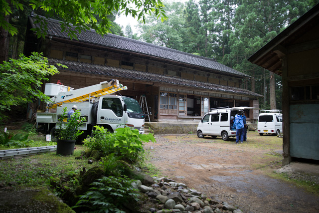 お庭に入っている作業車