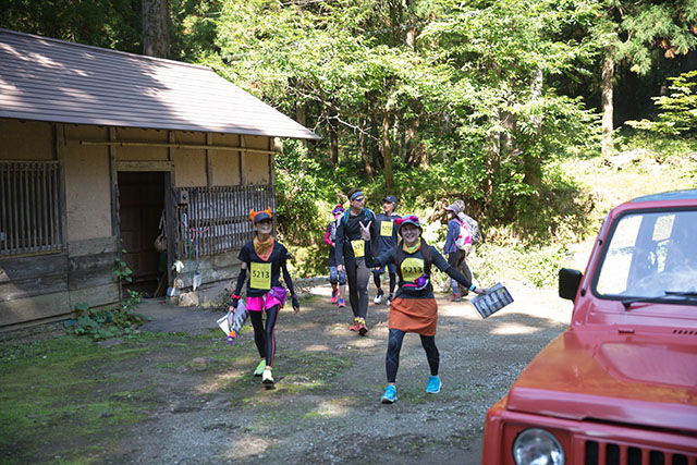 次々と到着するフォトロゲイニング選手達