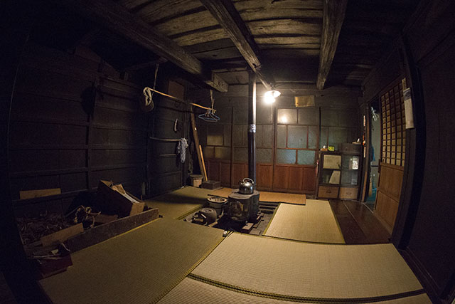囲炉裏部屋