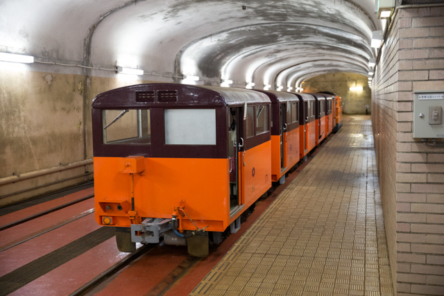 オレンジのトロッコ列車