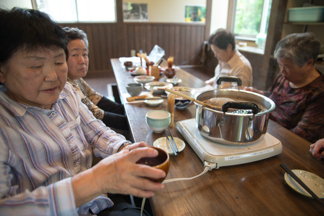 バタバタ茶をくれる