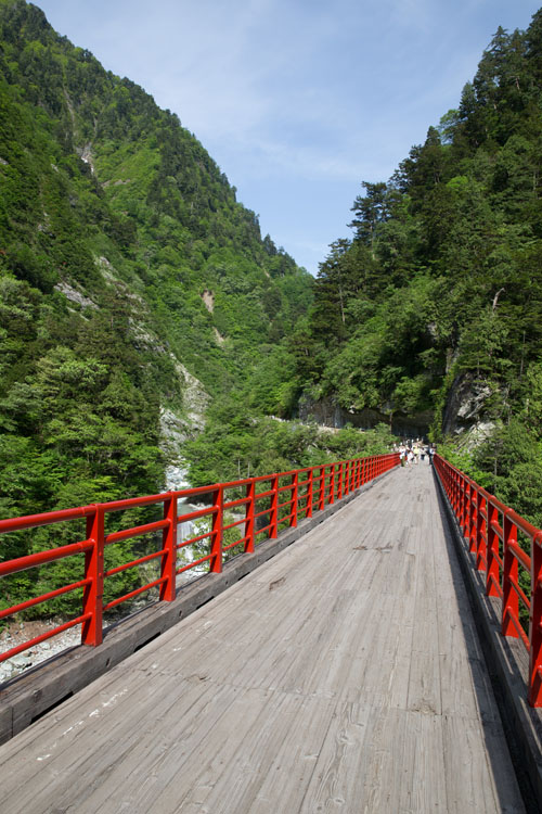 欅平の赤い橋