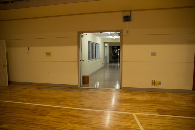 体育館出口